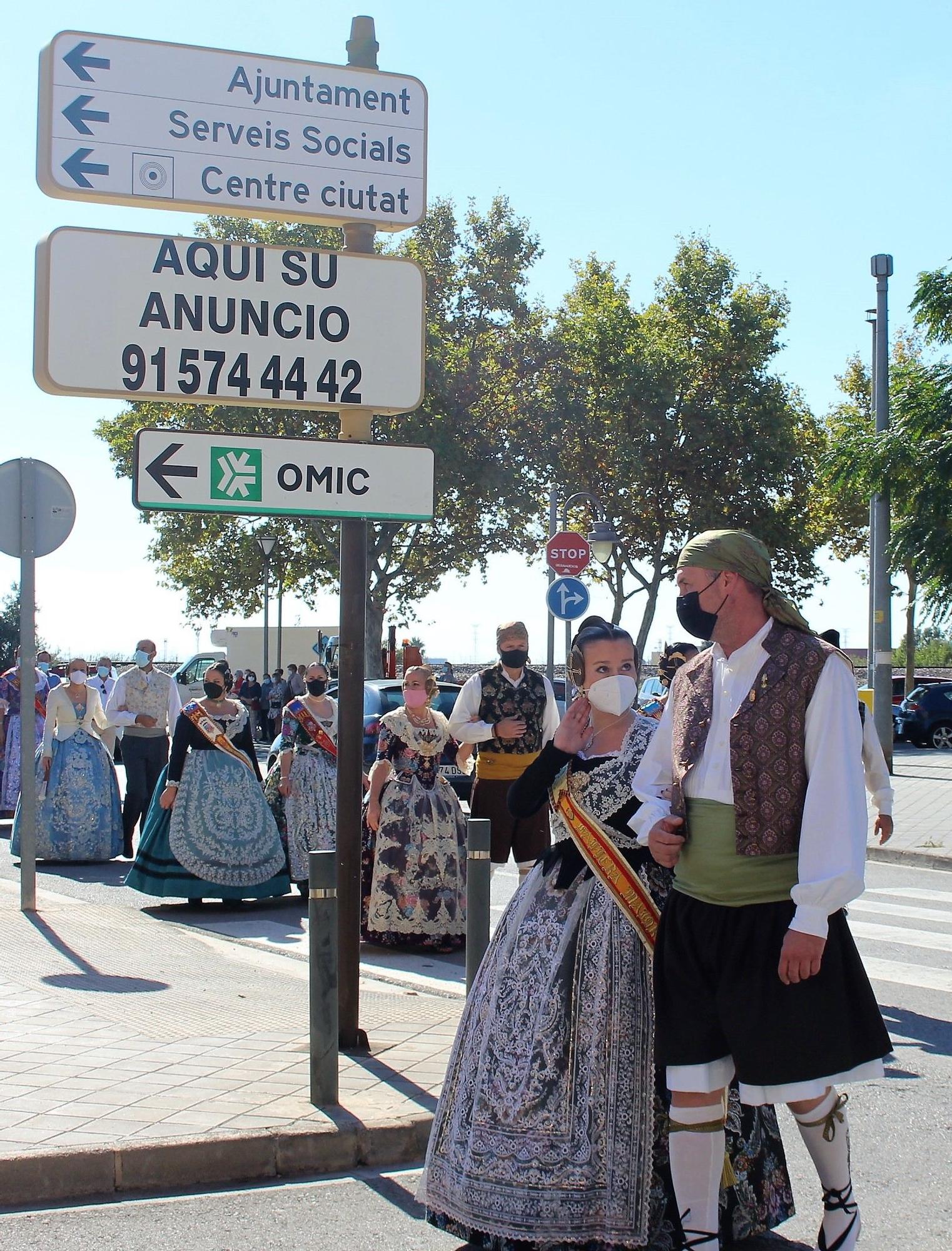 Carmen, Nerea y las cortes acompañan a las fallas de Quart y Xirivella en la procesión de la Senyera