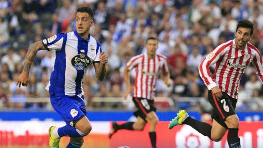 Joselu, ex del Celta, en su debut con el Dépor. // @RCDeportivo