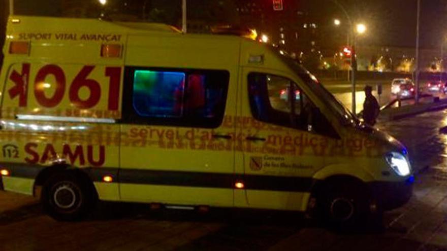 Una mujer de 43 años, grave tras caer por el hueco de una escalera en Palma