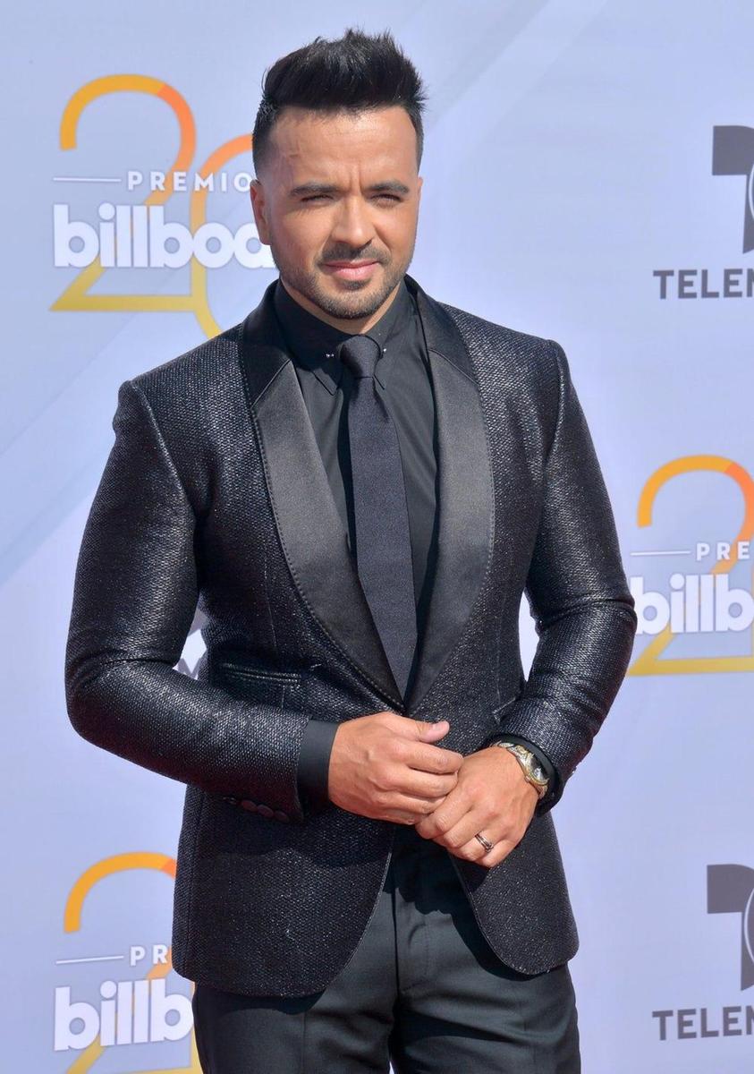 Luis Fonsi en la alfombra roja de los 'Billboard Music Awards'