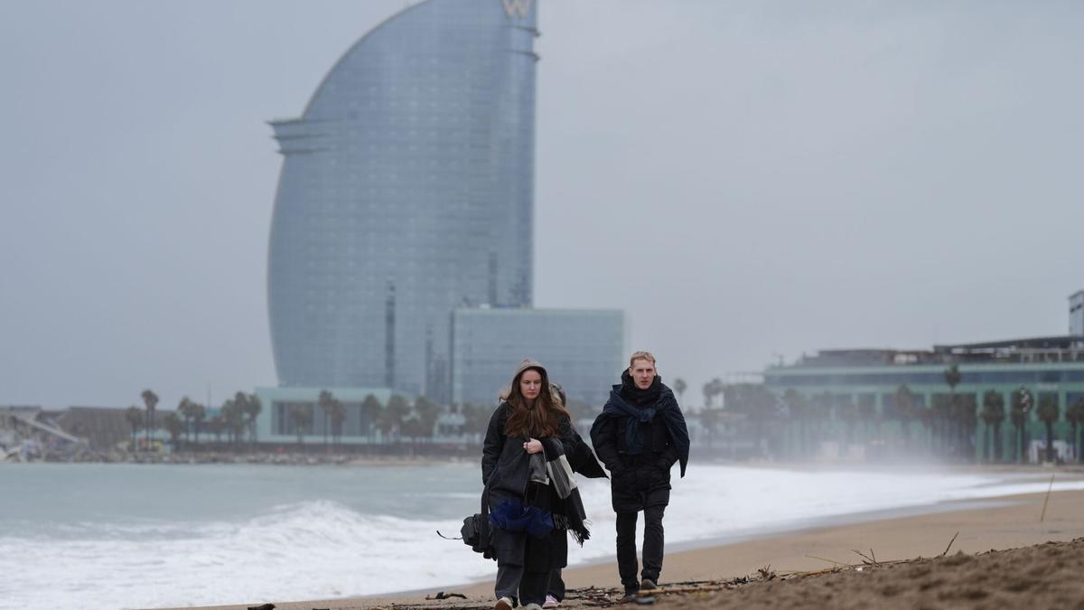 BORRASCA INGRID | Andar «como un pingüino»: el consejo de los médicos para evitar resbalones y caídas en la borrasca ‘Ingrid’