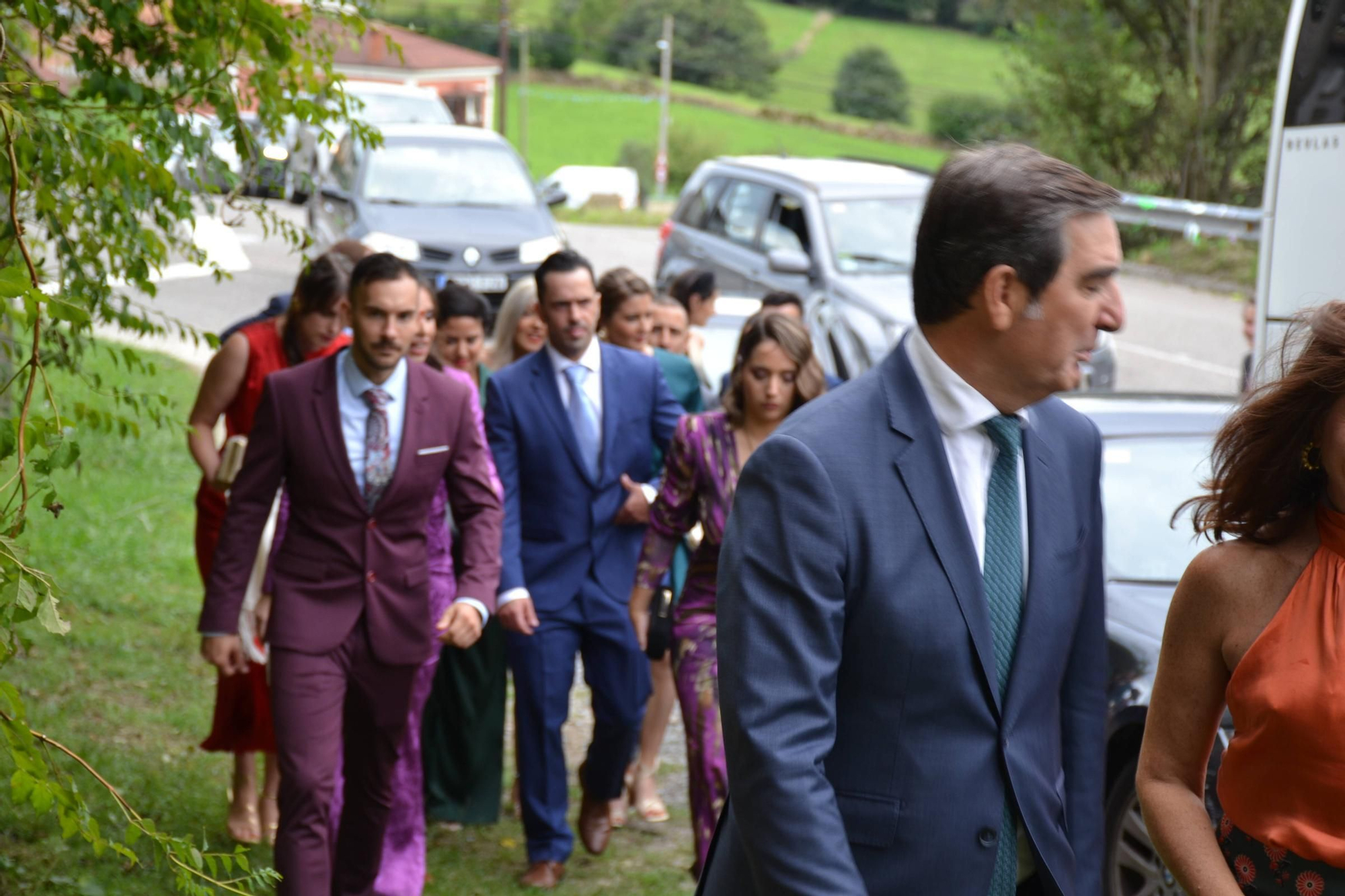 El Rey Felipe VI, testigo de excepción en la boda de su ahijado en Gijón (en imágenes)