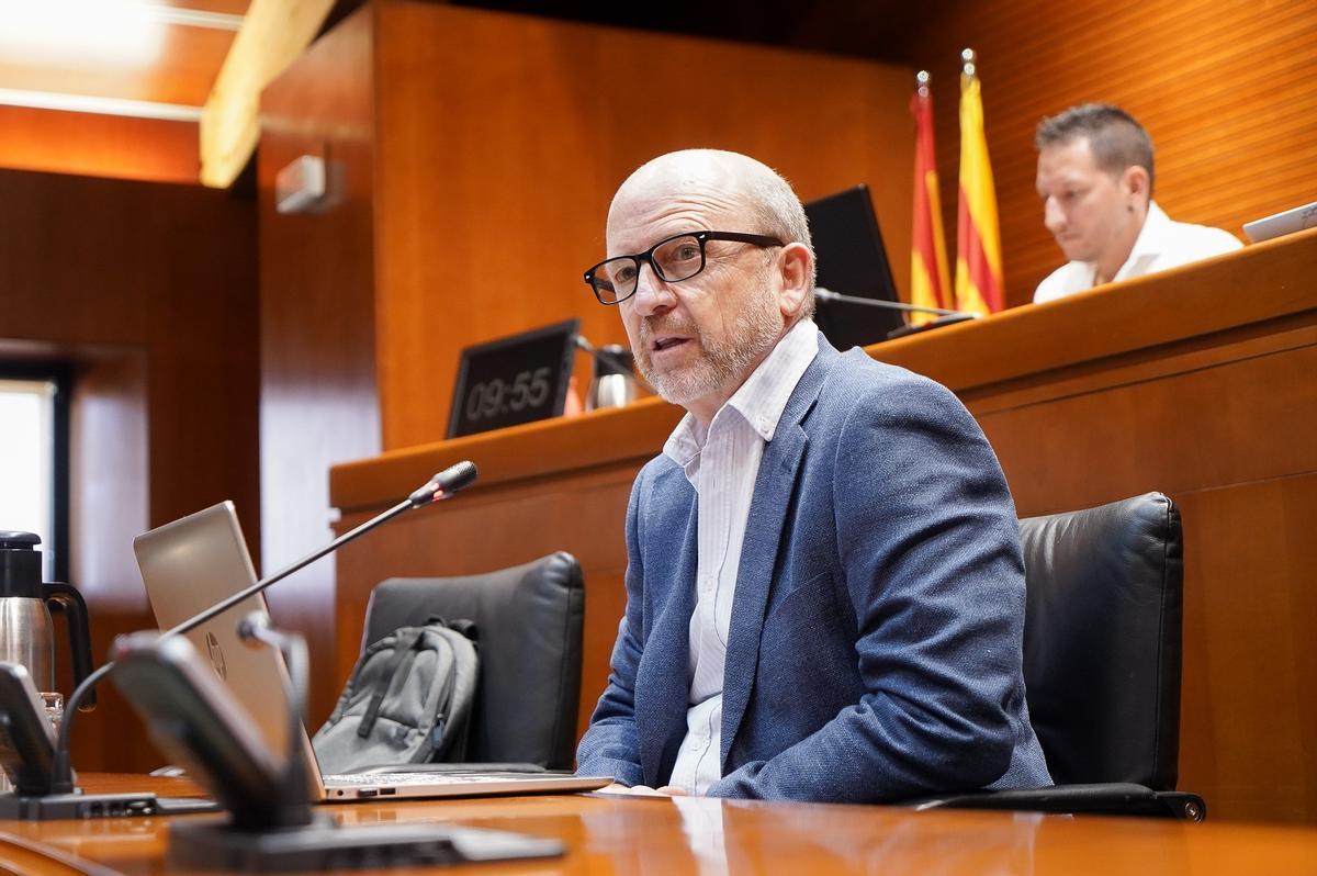 El director general de Caza y Pesca del Gobierno de Aragón, Alberto Fernández-Arias, este martes en las Cortes.