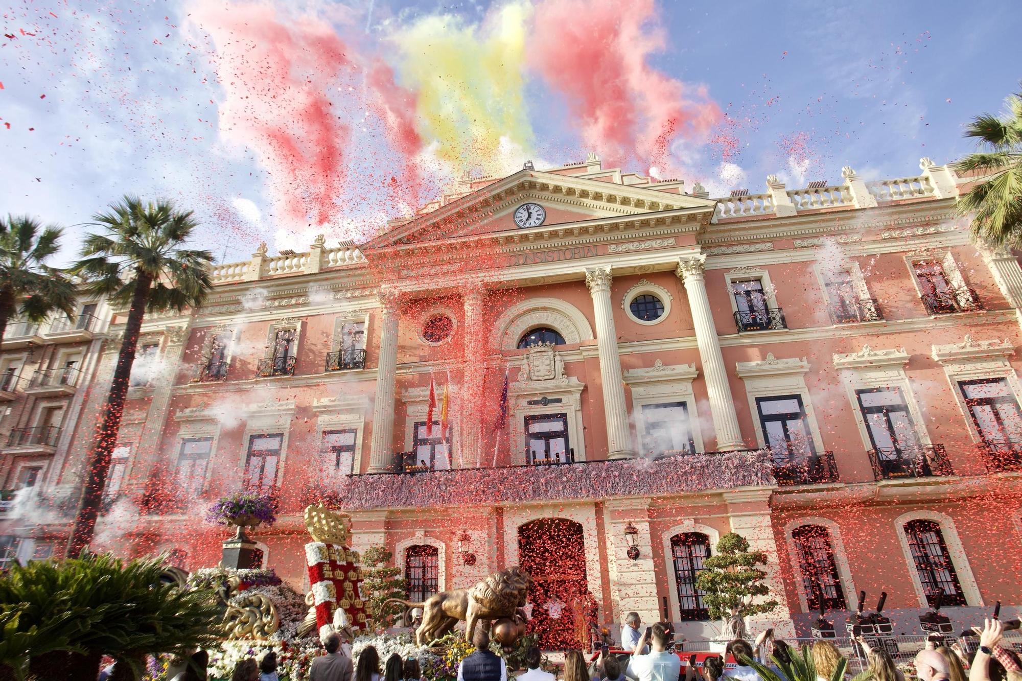 La Batalla de las Flores inunda Murcia de color