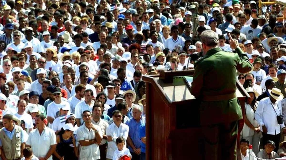 2000 - Celebració del Dia del Treball a la plaça de la Revolució, a l’Havana.