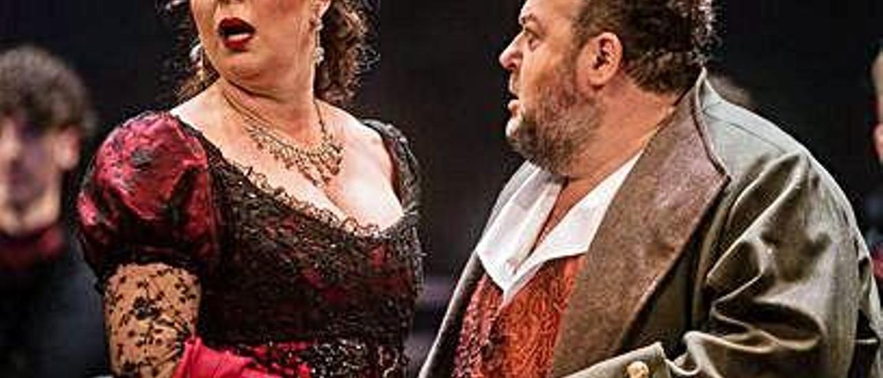 La soprano Martina Serafín y el tenor Fabio Sartori, en &#039;Tosca&#039;.