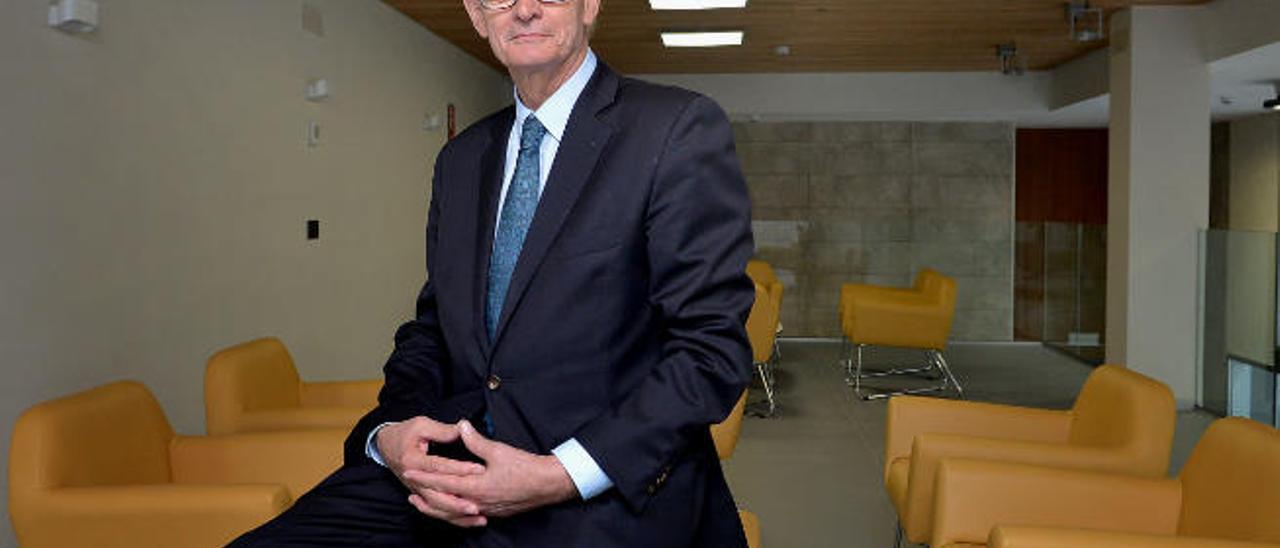 El economista Antón Costas ayer en la sede de Cajamar de la capital grancanaria.