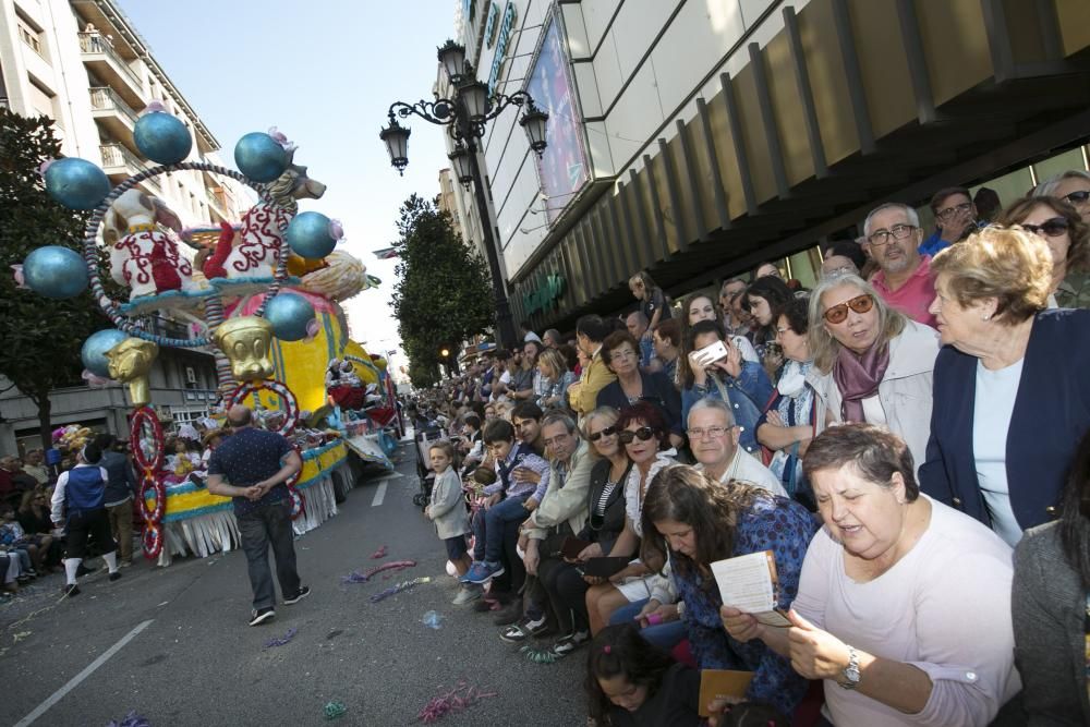 Oviedo celebra el desfile del Día de América en Asturias