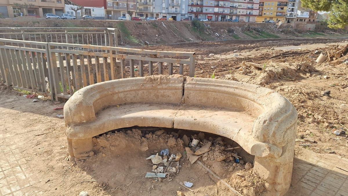 El único banco de Goerlich que ha resistido a la dana tras el paso de la riada.