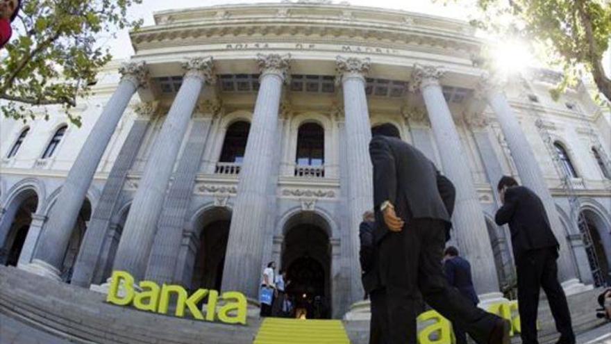 La CNMV sanciona a Bankia por manipular sus acciones antes del rescate