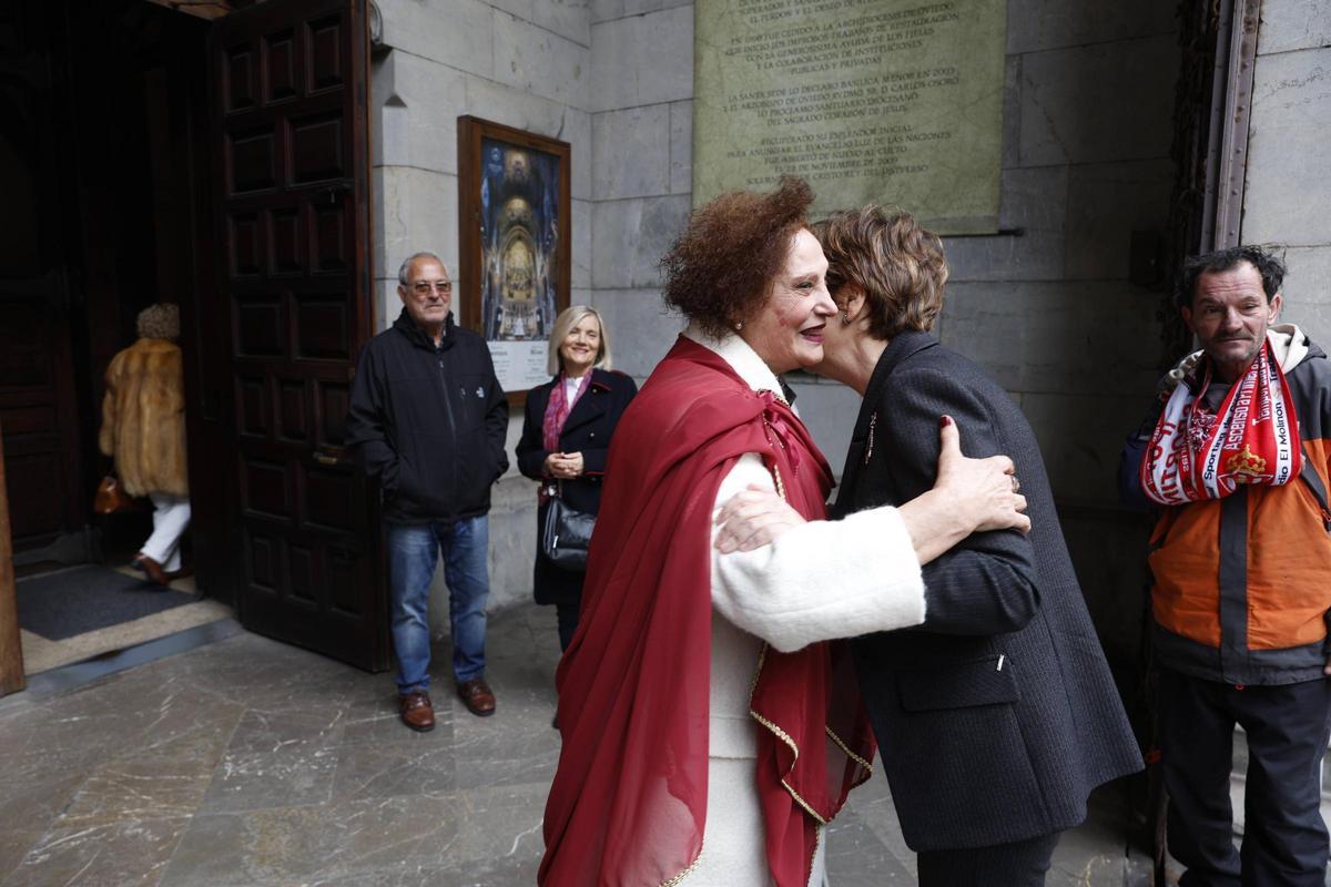 La misa en la basílica de Gijón en honor de Santa Águeda, en imágenes