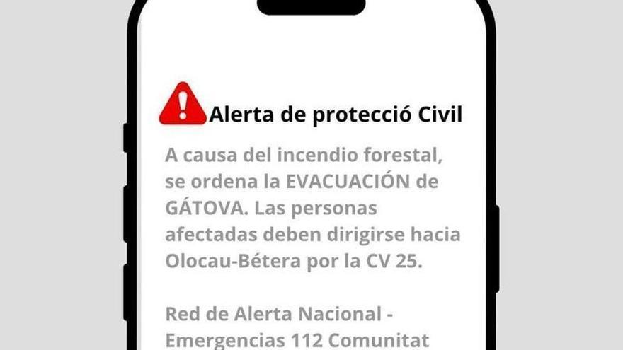 El incendio en el parque natural de Serra Calderona (Valencia) obliga a evacuar el municipio de Gáto ...