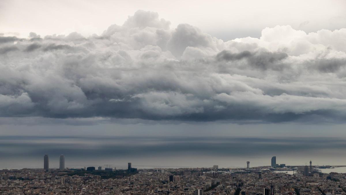 Nubes frente a Barcelona, el 20 de septiembre del 2023