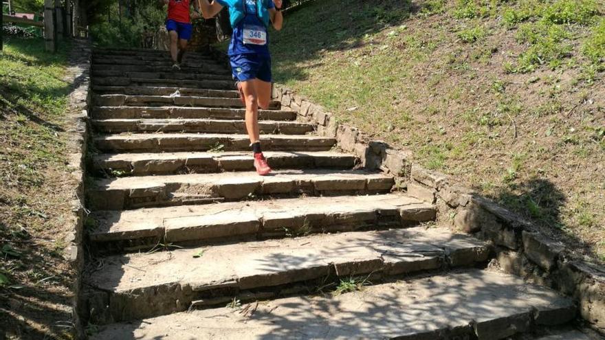 Andreu Simon i Tina Bes s&#039;enduen la cinquena edició del Trail del Moixeró