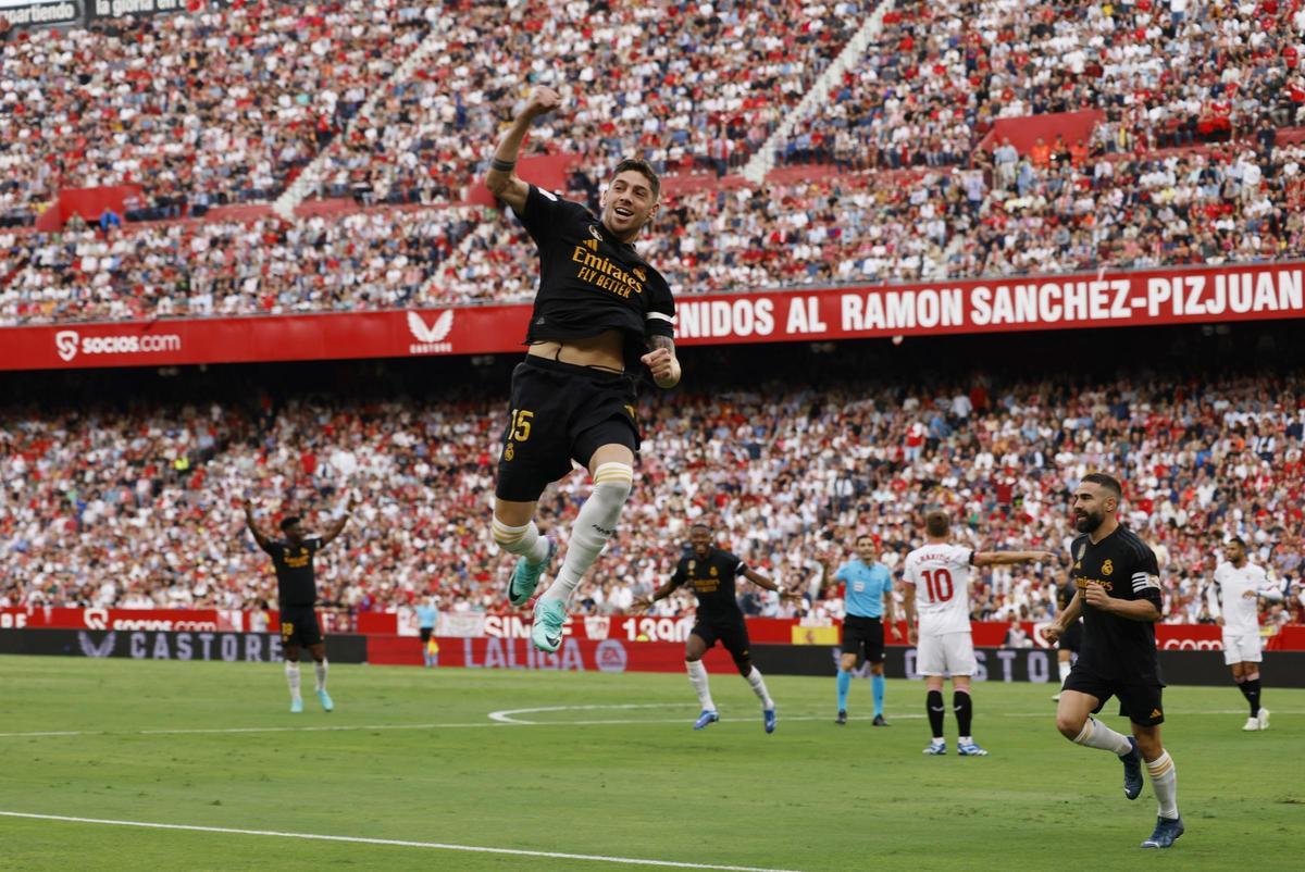 Fede Valverde celebra el gol, después anulado, que le marcó al Sevilla.