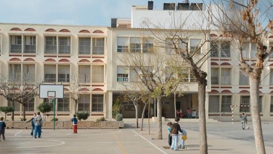 Patio del colegio Mestre Canós en una fotografía de archivo.