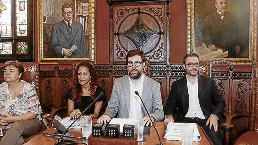 Parte del equipo de gobierno, en el último pleno.