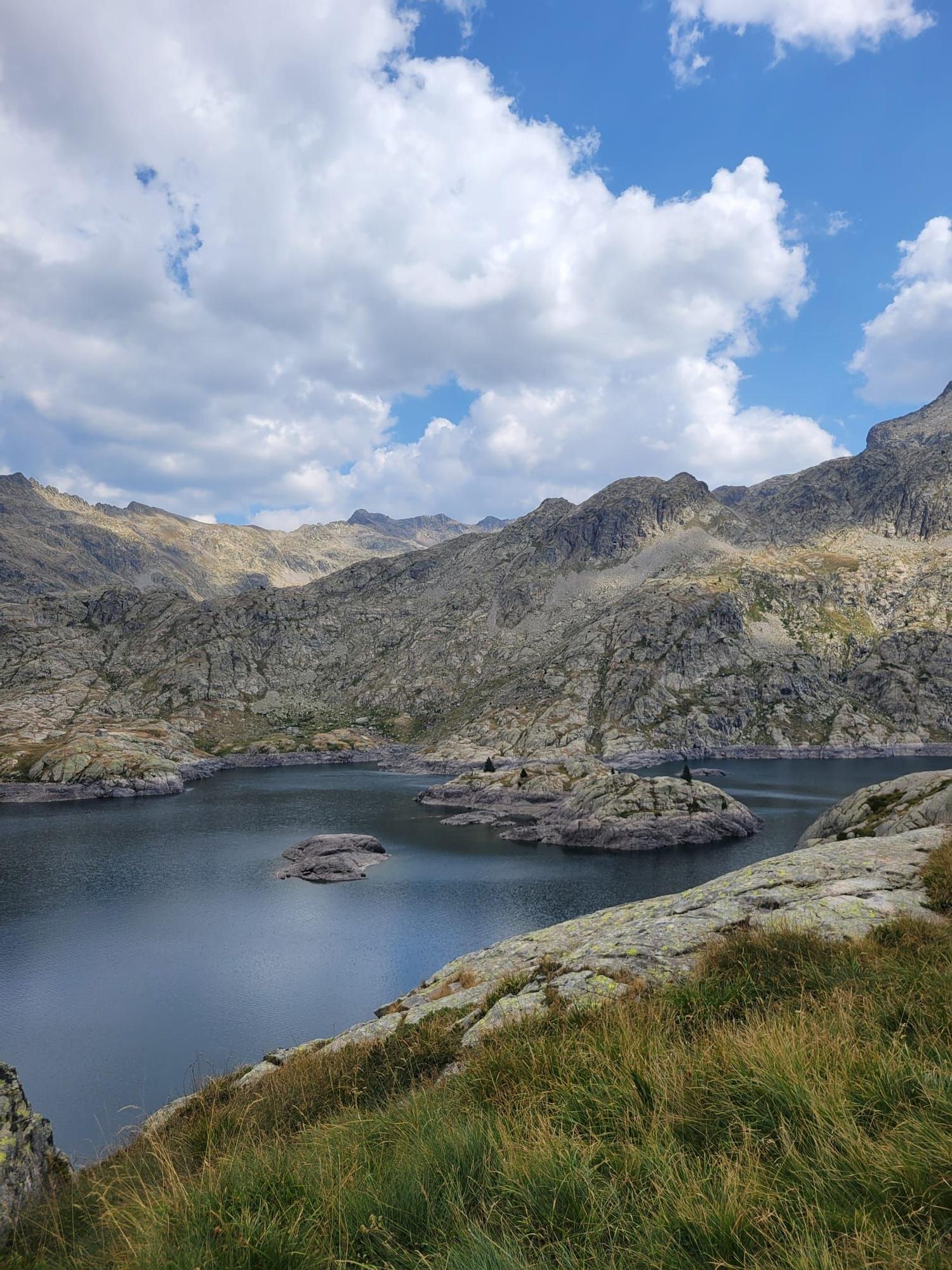 Ibón de Bachimaña Alto