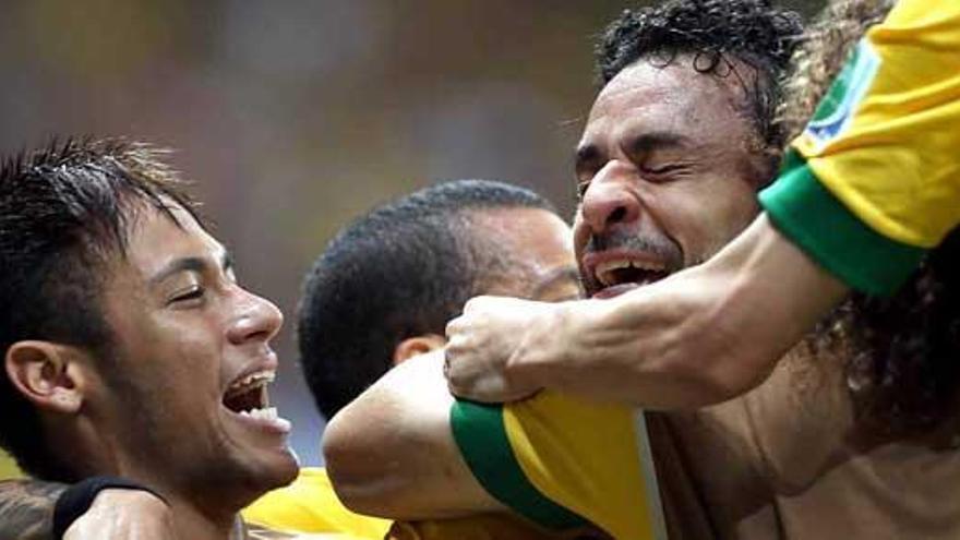 Neymar celebra un gol en la Confederaciones.