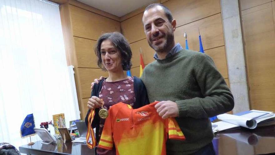 Aida Nuño se trae la medalla de oro de ciclocross para Siero