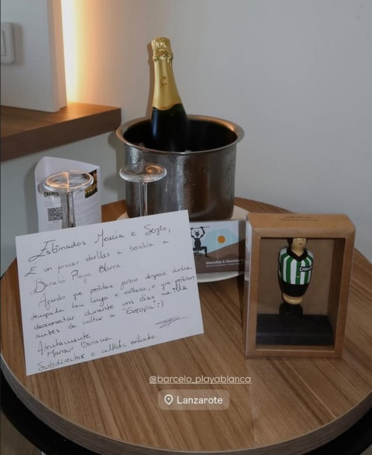 Lo que se encontraron Sergio Carreira y su pareja Mencía cuando llegaron al hotel de Lanzarote.