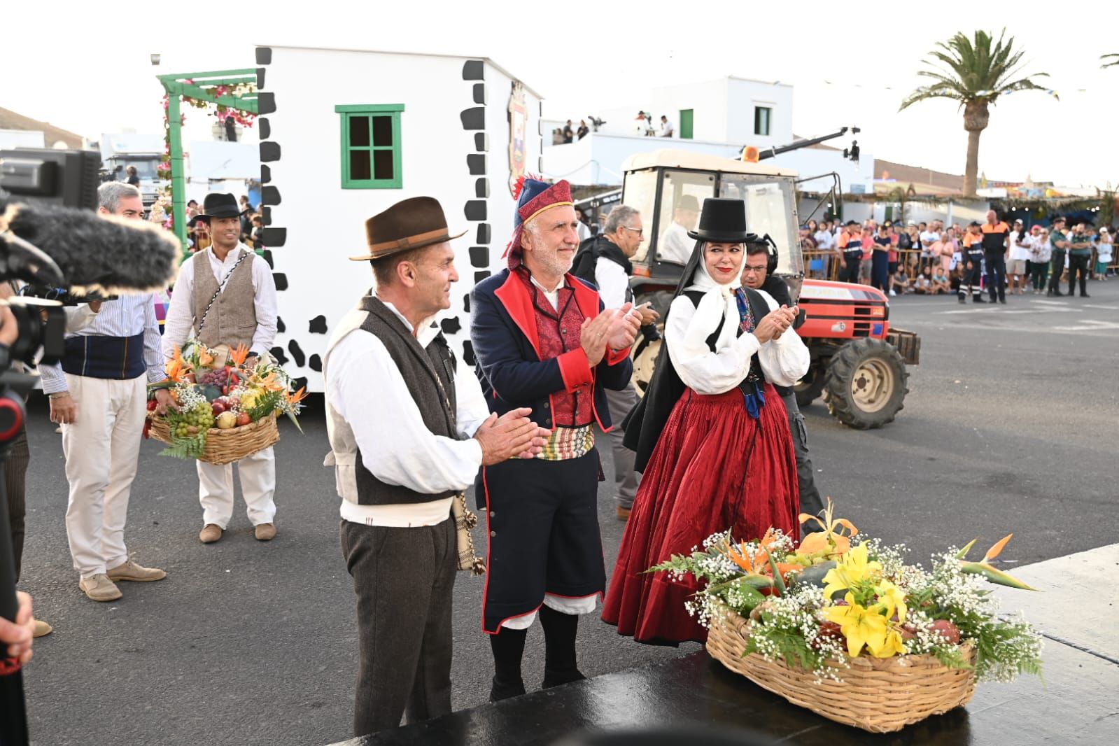 Ángel Víctor Torres acude a la ofrenda a la Virgen de Los Dolores, en Lanzarote