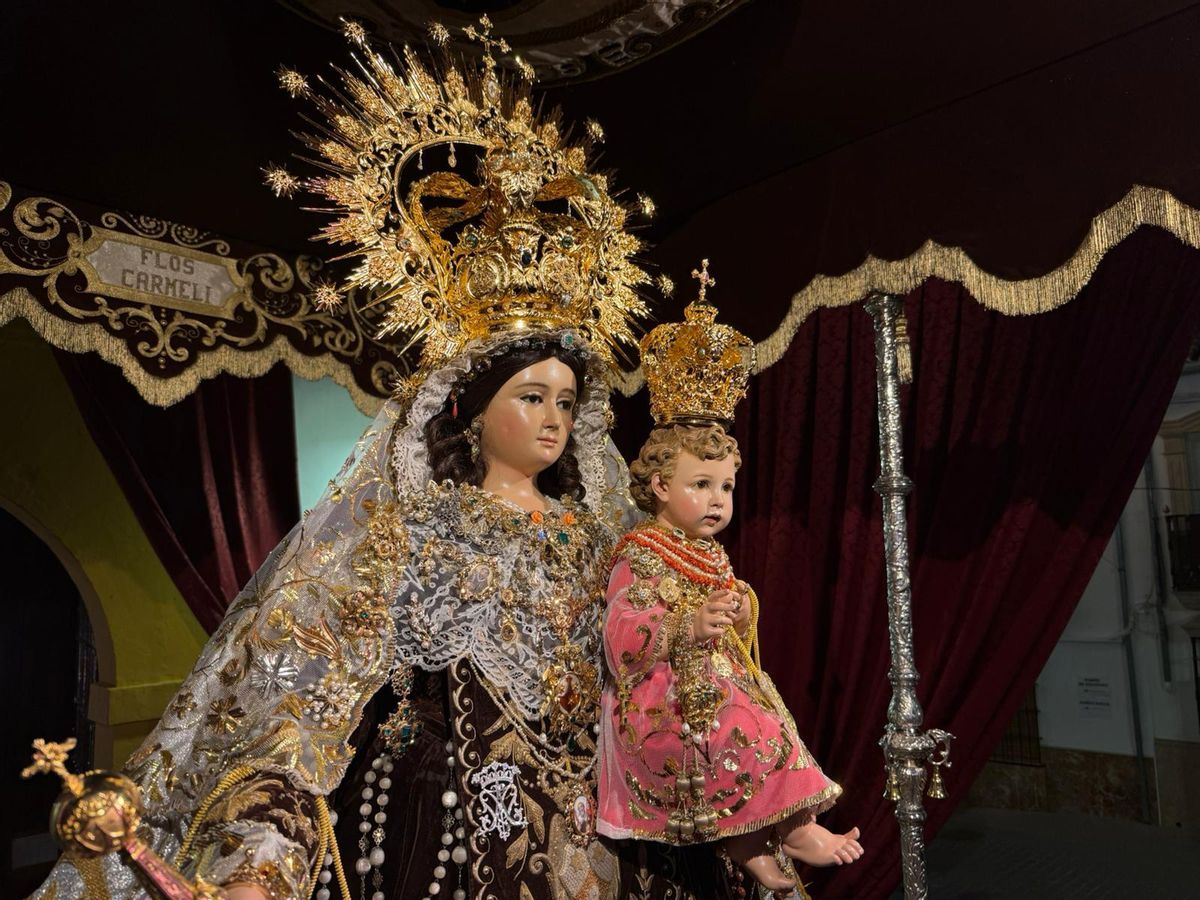 La Virgen del Carmen de Palenciana, tras la coronación.