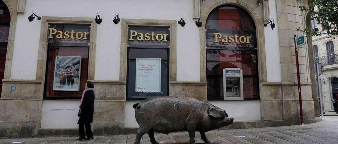 Oficina del Pastor, marca con la que operaba el Popular en Galicia, en Lalín. // Bernabé/Javier Lalín