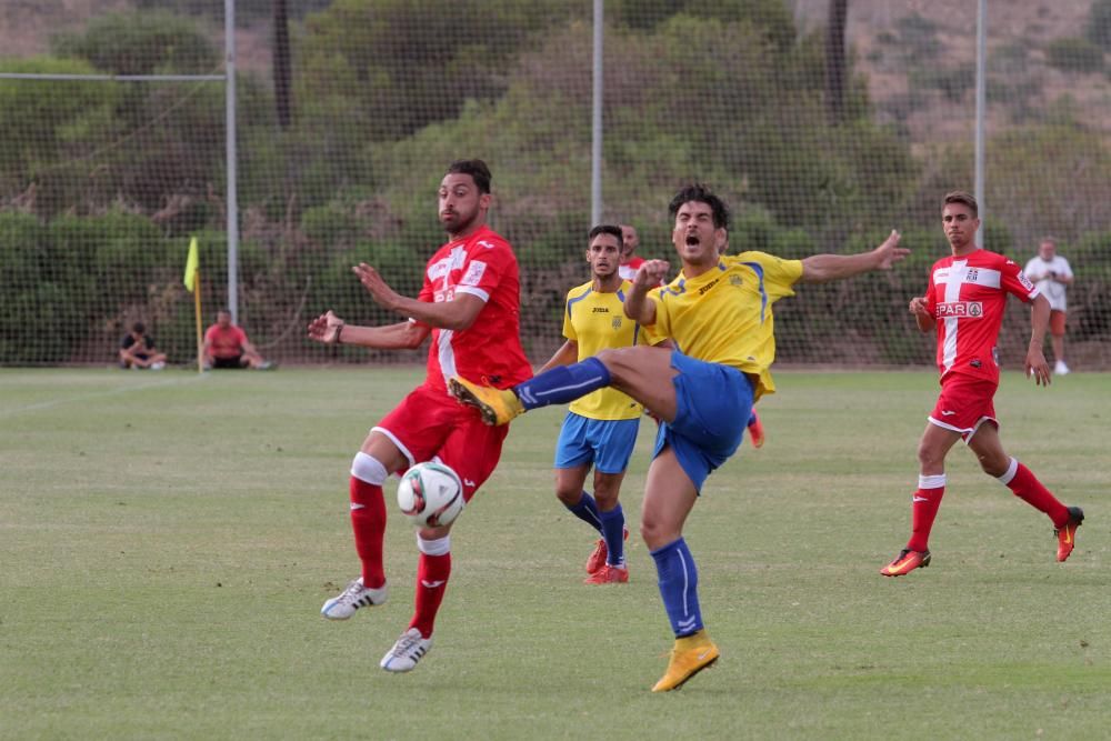 Partido de fútbol amistoso entre FC Cartagena y Mar Menor