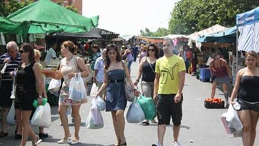 El mercado franco de Cáceres se traslada a Mejostilla