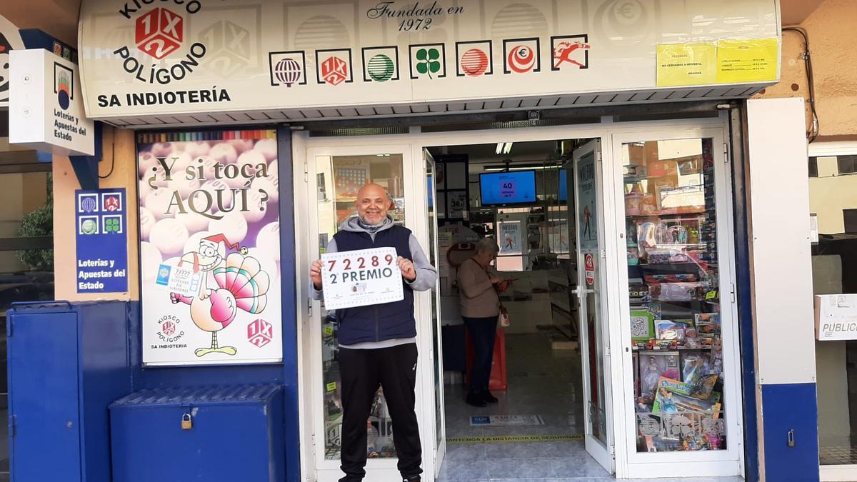 Joan Llinàs, el kioskero de sa Indioteria que ha vendido un décimo del segundo premio de la Lotería del Niño.