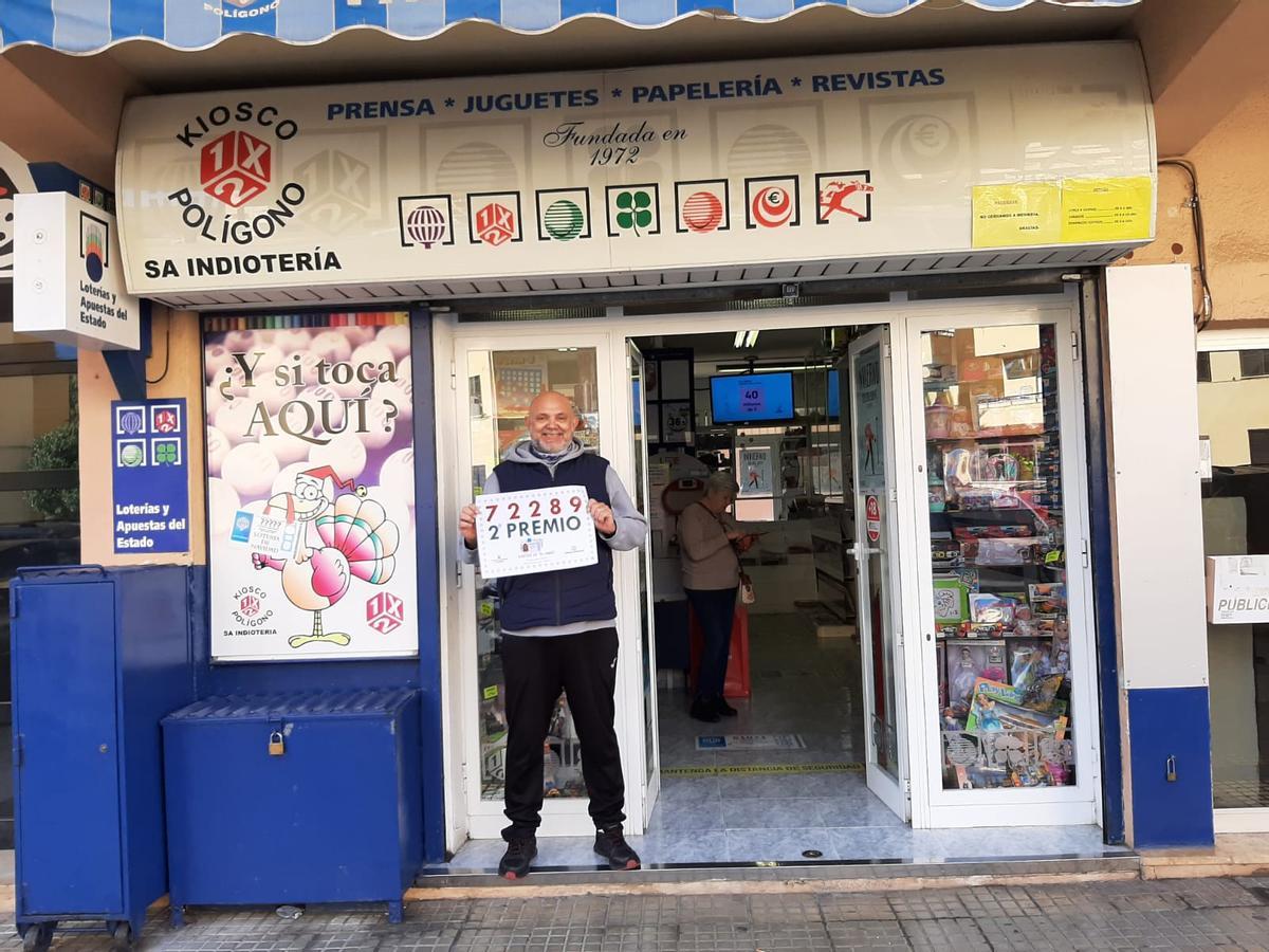 Pep Toni Llinàs, el kioskero de sa Indioteria que ha vendido un décimo del segundo premio de la Lotería del Niño.