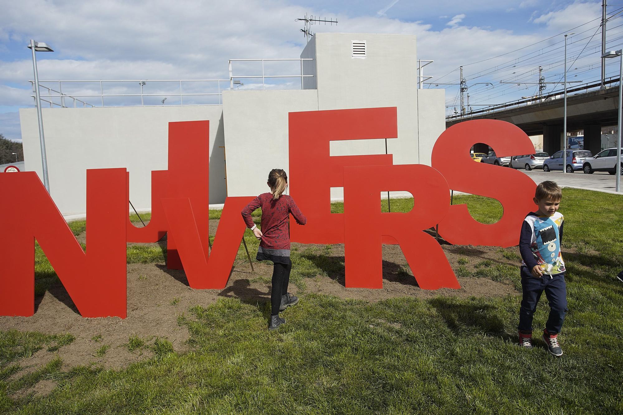 Inauguració de l'escultura "Univers" de Francesc Torres Monsó al parc Central