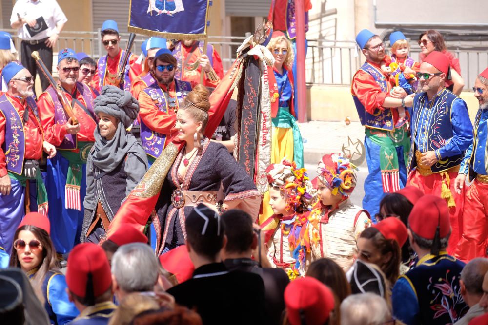 La imagen de San Antón vuelve a presidir el altar mayor de la iglesia de Santa Ana.