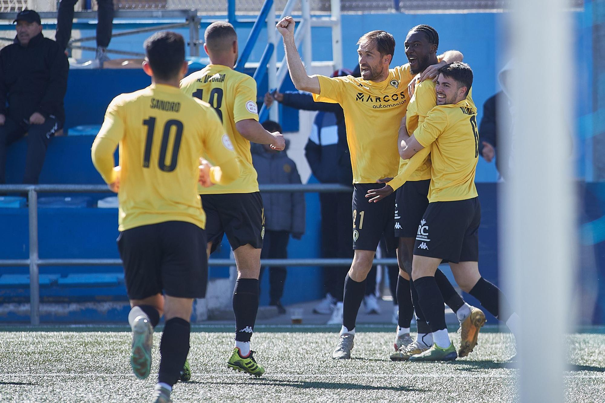 Victoria del Hércules en Zaragoza ante el Ebro