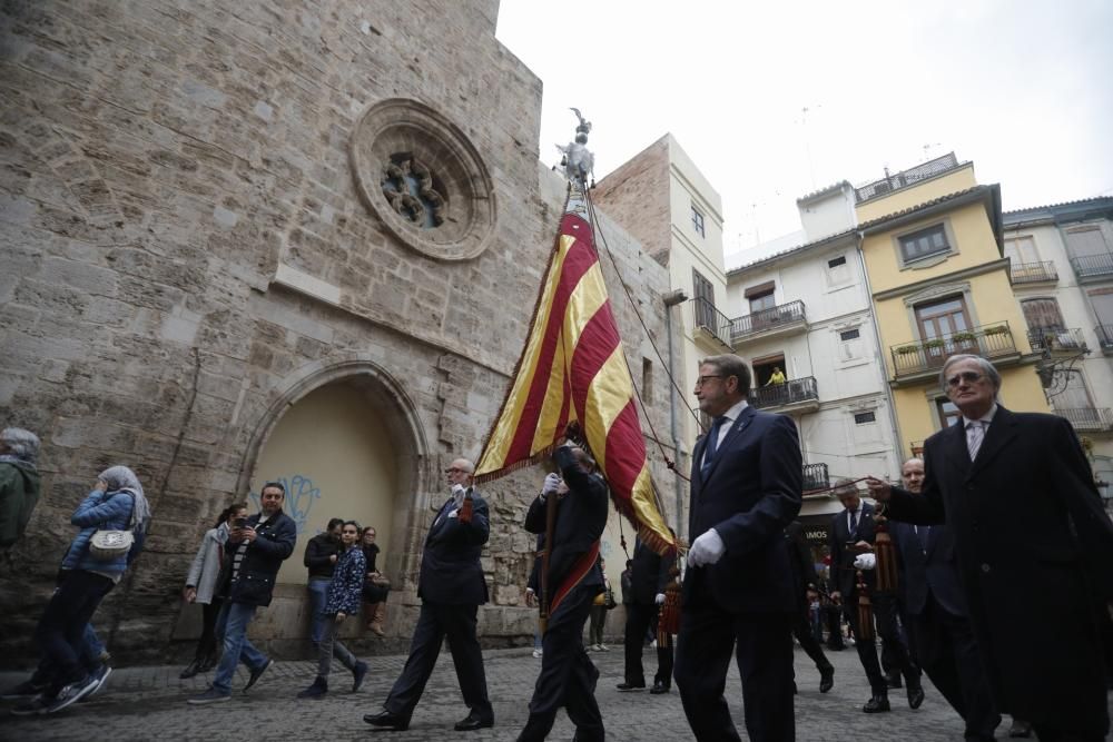 Procesión de la Senyera del Colegio del Arte Mayor de la Seda