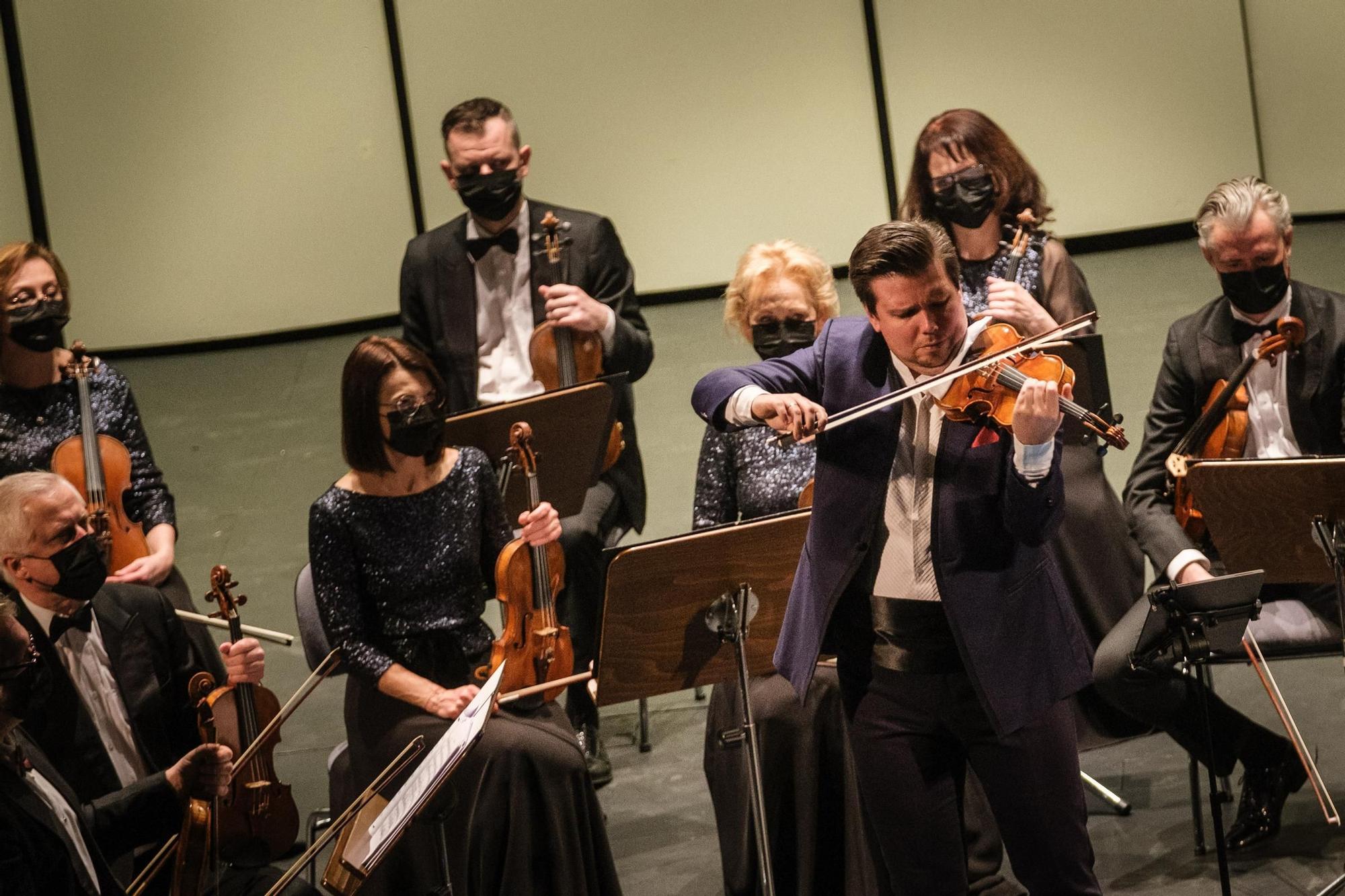 Concierto de la Orquesta de Cámara de Lituania, con Sergej Krylov como violín y concertino