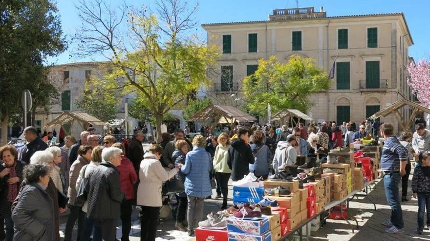 La &#039;Fira d&#039;oportunitats&#039; atrae a un elevado número de ciudadanos en Porreres