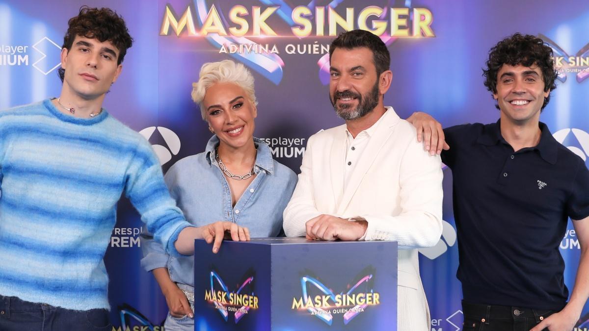 Javier Calvo, Monica Naranjo, Arturo Valls i Javier Ambrossi en la presentació de ’Mask Singer’