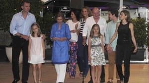 mroca34892800 king juan carlos i and queen sofia of greece and king felipe160801200330