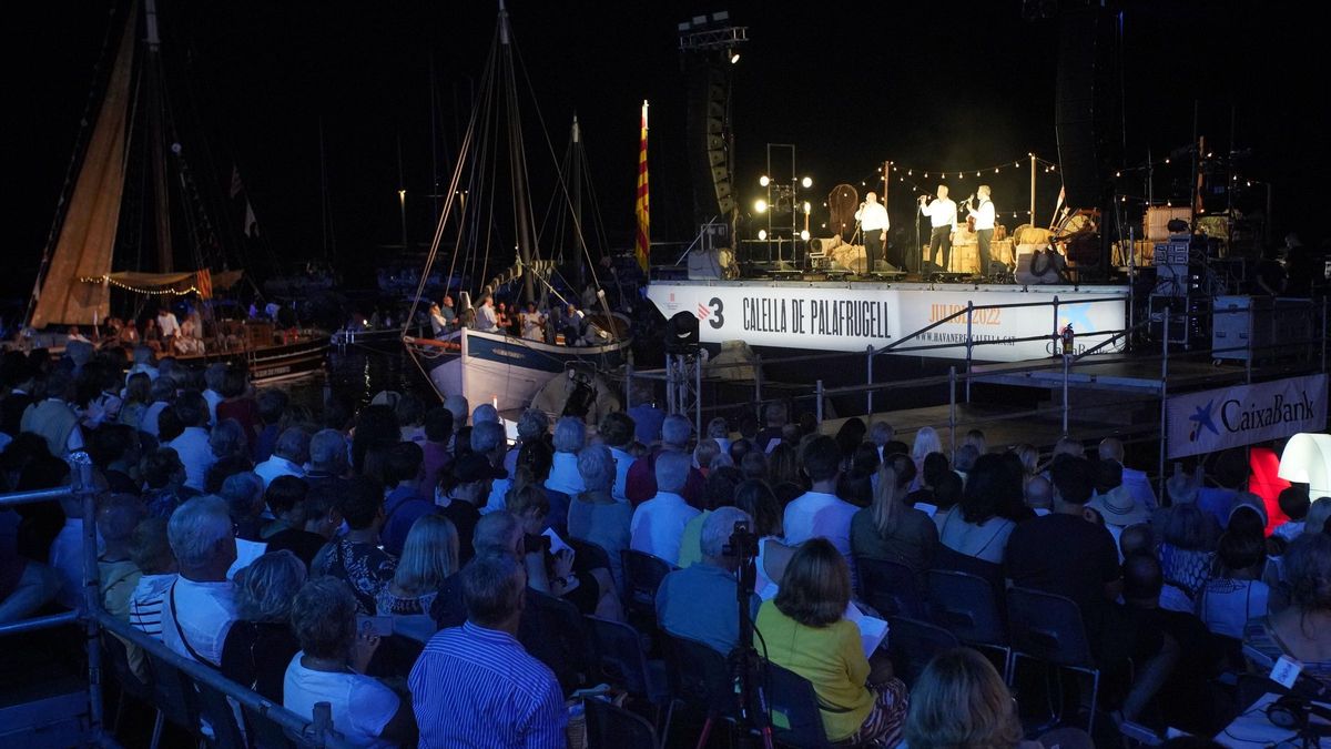 Una imatge de la cantada d'havaneres de Calella de Palafrugell
