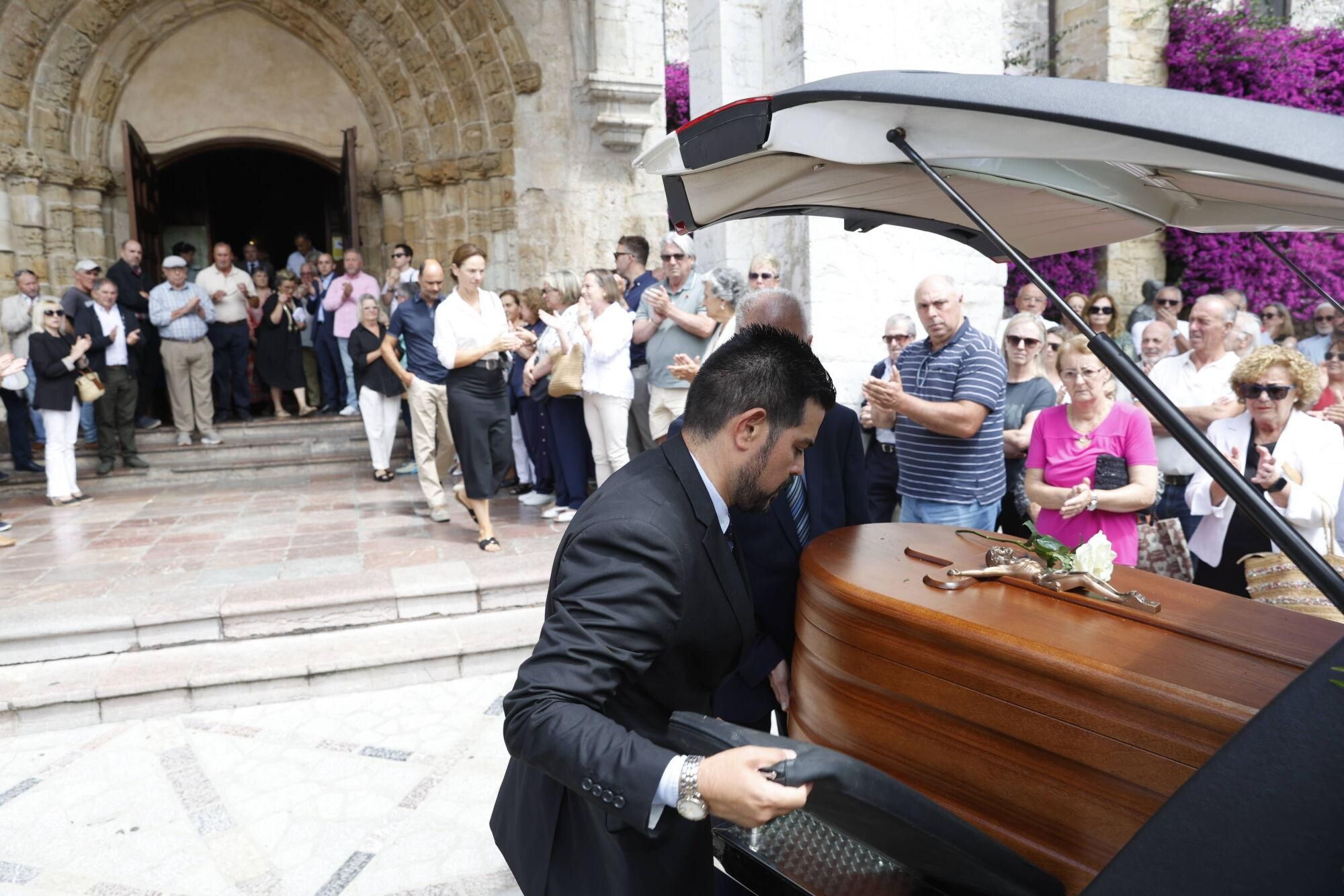 Las imágenes del funeral de Antonio Trevín en la basílica de Llanes.