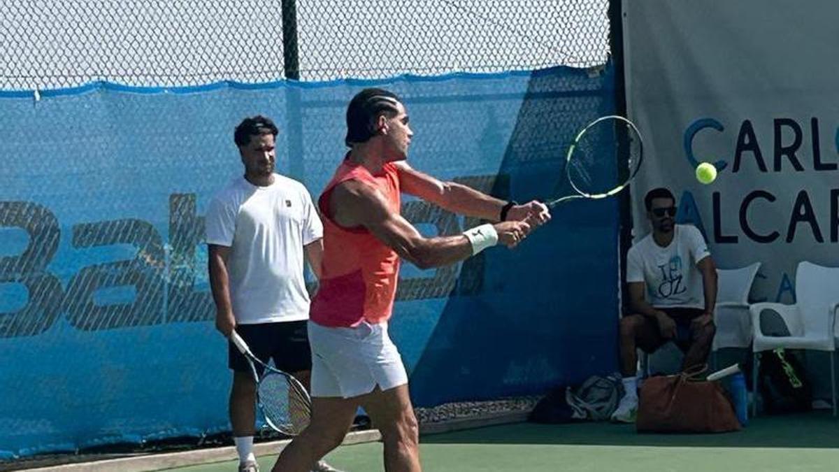 Carlos Alcaraz se ejercita en El Palmar, un paso más para su vuelta a la competición oficial