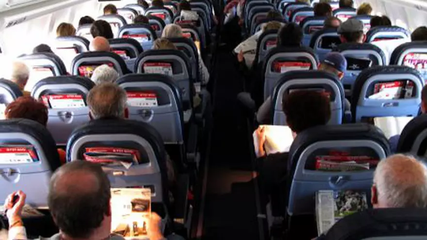 Amenazan de muerte a una azafata en un vuelo a Canarias
