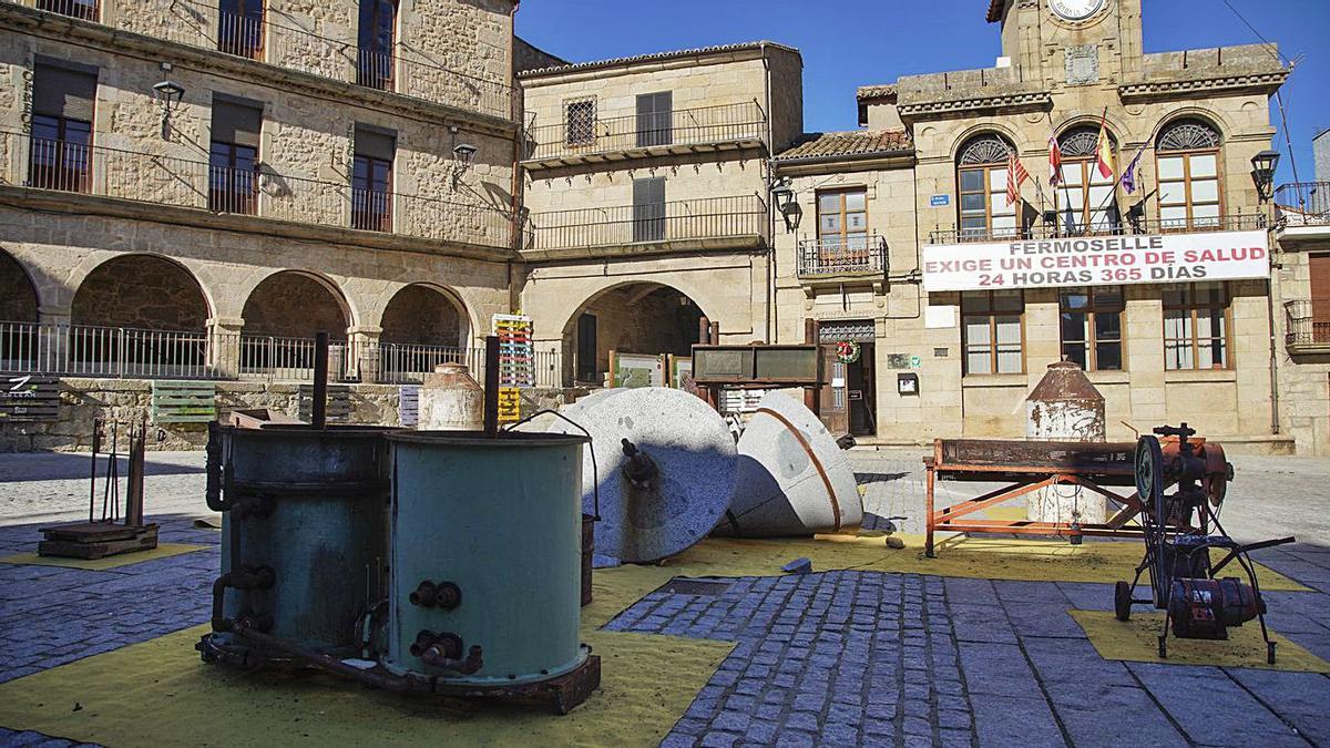 Piedras cónicas utilizadas para la molienda de aceituna en la almazara Virgen de la Bandera. | Jose Luis Fernández