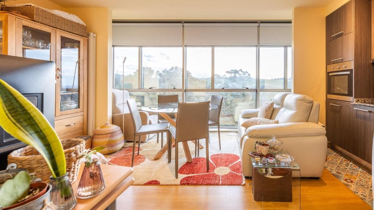 A la venta por 145.000 euros un estudio con piscina en Labañou
