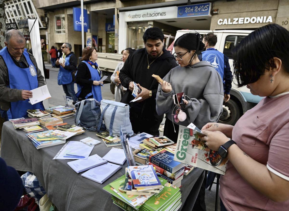 El puesto de A Boa Vida, en Benito Corbal | RAFA VÁZQUEZ