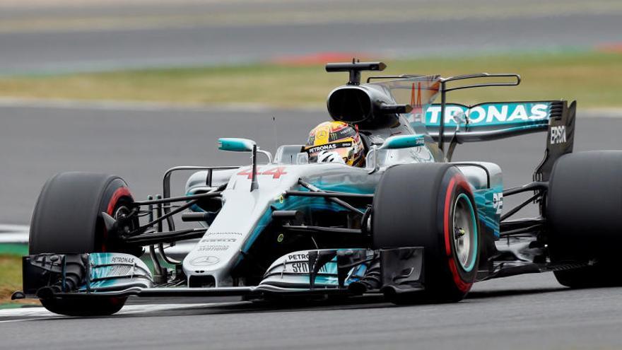 Lewis Hamilton logra la &#039;pole&#039; en Silverstone