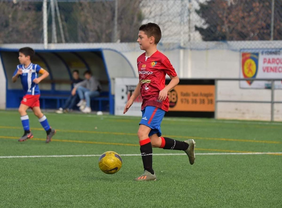 Iannis Niculescu en un partido con el Montecarlo en etapa benjamin.
