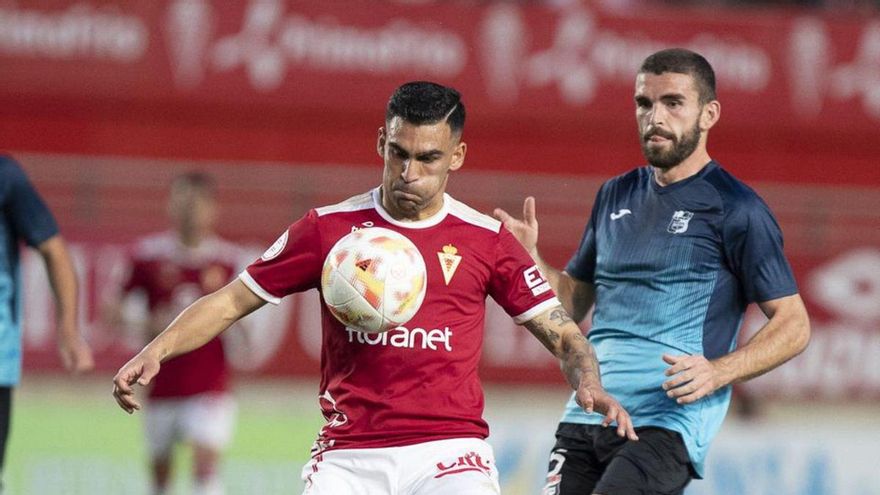 Mario Simón, obligado a aumentar la competencia en el Real Murcia